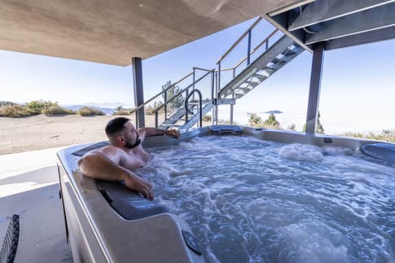 Dream House Hideaway and Hot Tub with Amazing View - Image 2