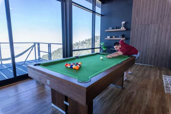 Dream House Hideaway and Hot Tub with Amazing View - Image 5
